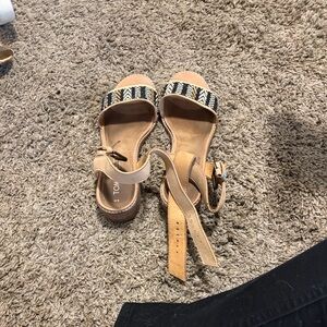 TOMS Women's Black and Tan Strappy Sandals